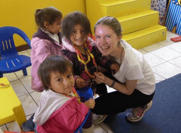 Ecuador-Quito-Katie-at-daycare-with-girls