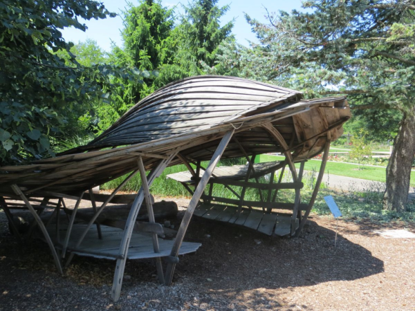 Royal botanical gardens-earth art-shelter