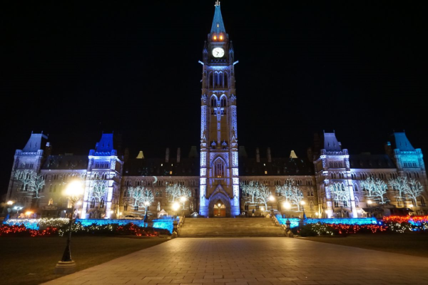 Ottawa-parliament building-centre block-christmas lights