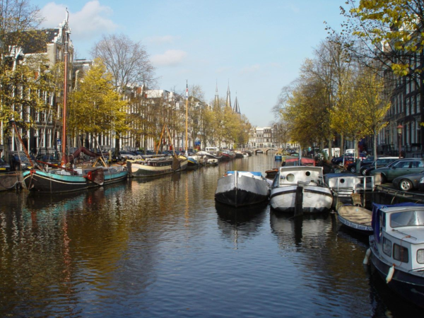 Keizersgracht met woonboten.jpg_300