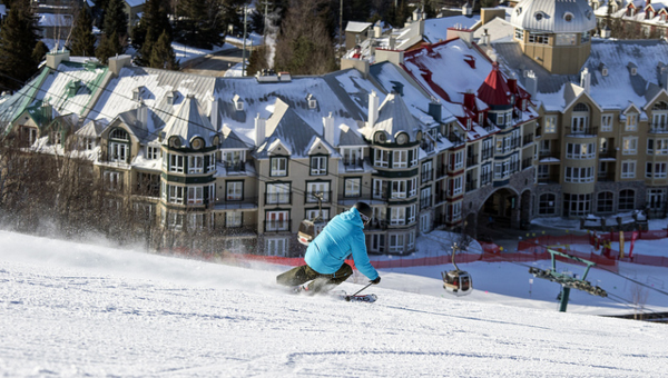 Quebec-mont tremblant-skier-village