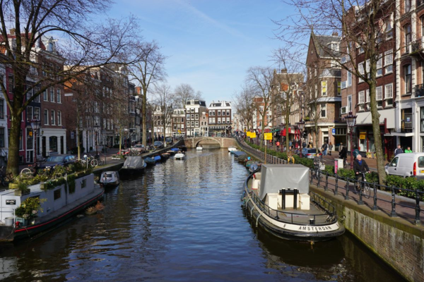 Netherlands-amsterdam-canal-houseboats