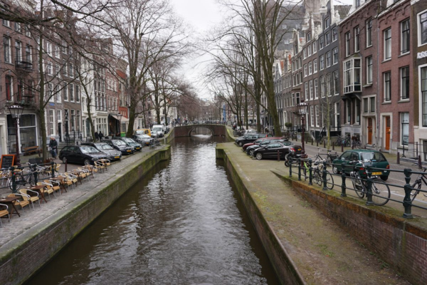 Netherlands-amsterdam-long canal