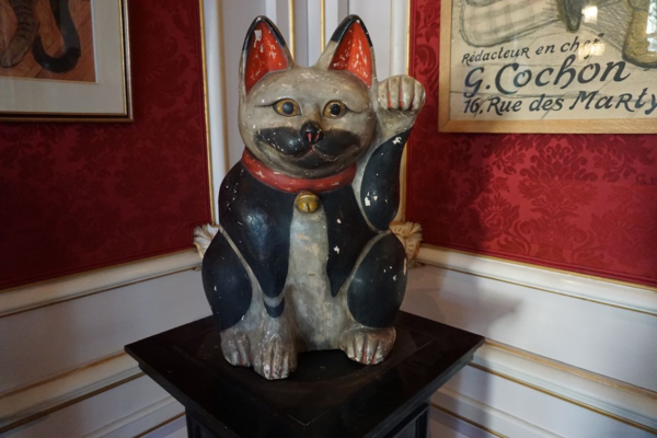 Amsterdam-kattenkabinet-cat sculpture