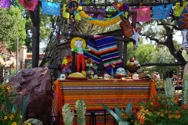 Disneyland-dia de los muertos display Disneyland-dia de los muertos display