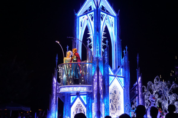 Disneyland-paint the night parade-anna and elsa