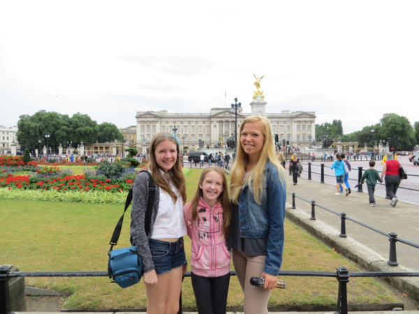 London-family at buckingham palace