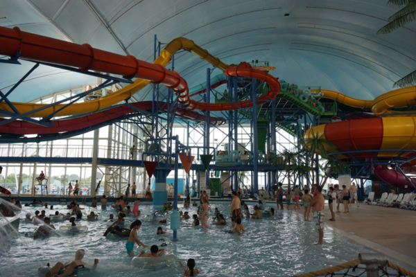 Niagara falls-fallsview indoor waterpark
