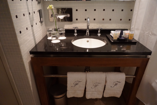 Ireland-fitzwilliam hotel dublin-bathroom Ireland-fitzwilliam hotel dublin-bathroom