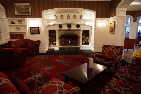 Ireland-killarney park hotel-lobby fireplace