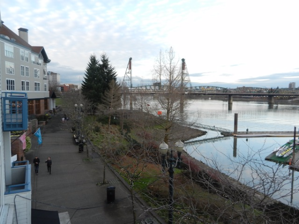 Oregon-Portland-View-from-riverplace