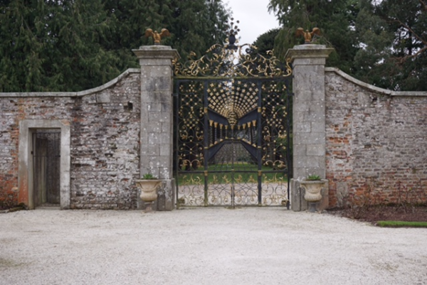 Ireland-powerscourt gardens-bamberg gate