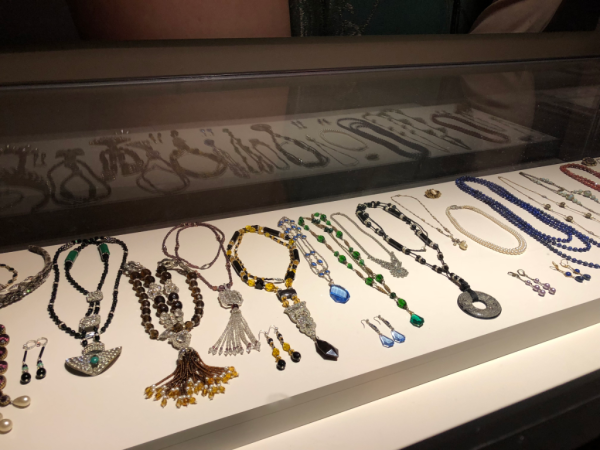 New york city-downton abbey exhibition-jewelry collection