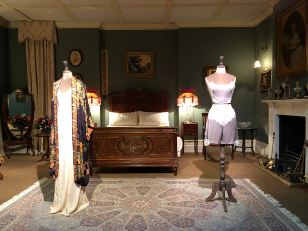 New york city-downton abbey exhibition-lady mary's bedroom
