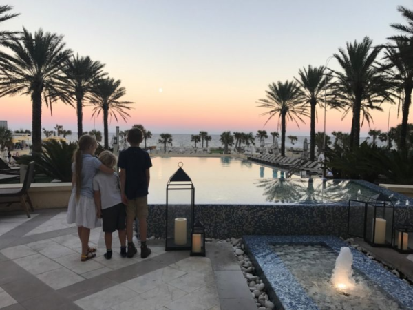 Florida-Omni Amelia Island-children watching sunset