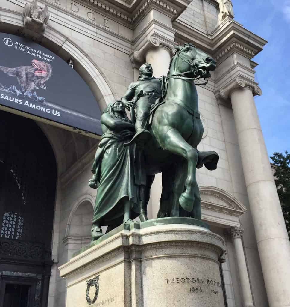 theodore roosevelt statue outside museum