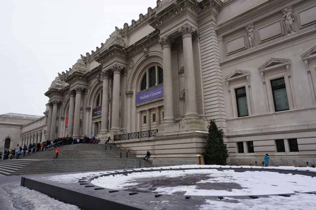 Metropolitan Museum of Art-New York City-winter-patches of snow on the ground