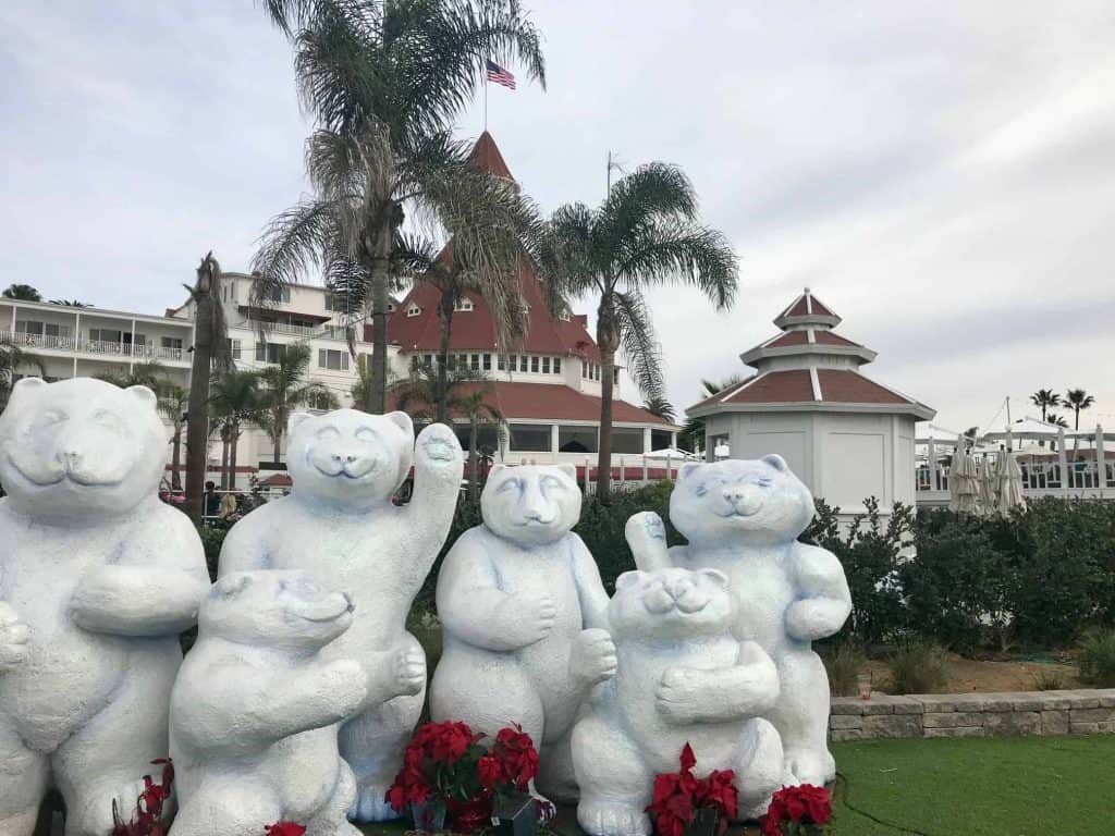 white bear sculptures at hotel del coronado