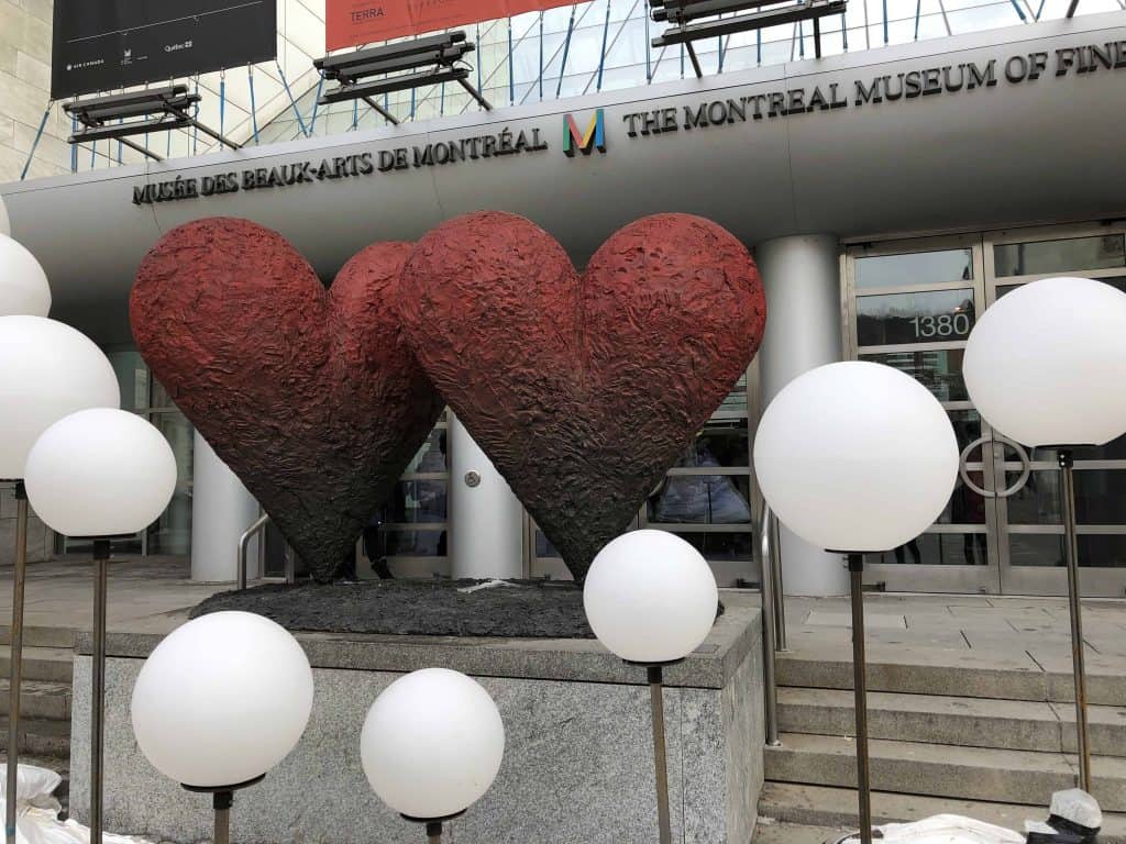 hearts sculpture-montreal museum of fine arts