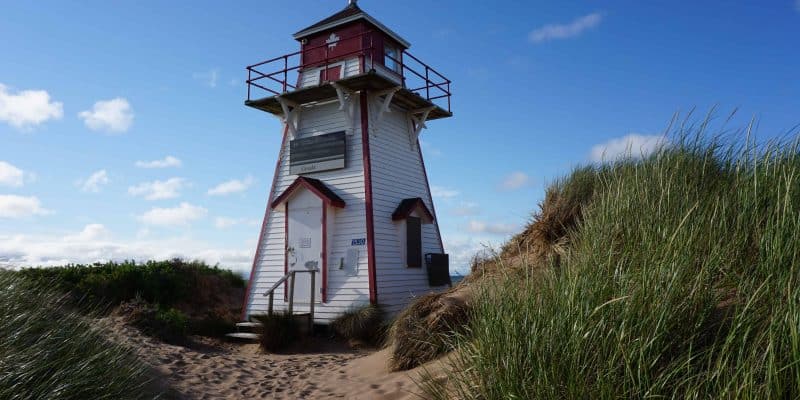 red and white lighthouse-covehead-prince edward island