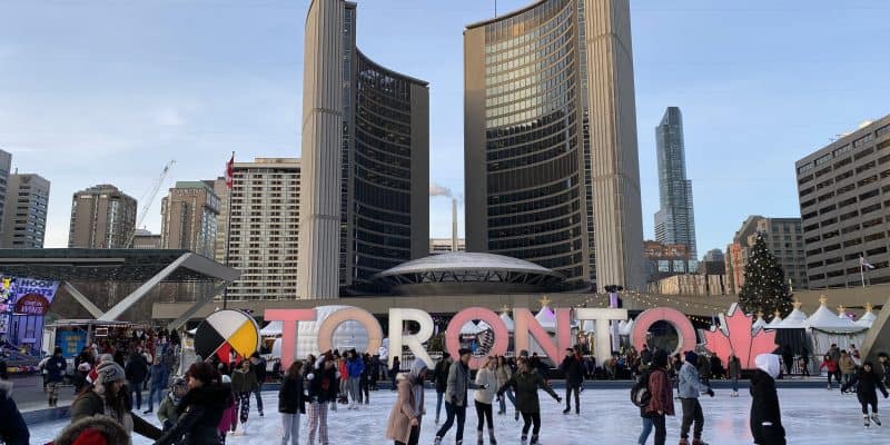 toronto-skating at nathan phillips square