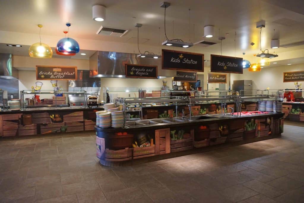 california legoland hotel-bricks restaurant-food stations
