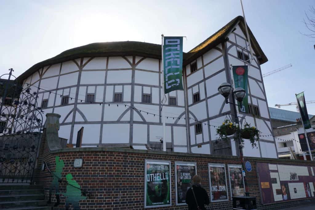 london-shakespeare's globe theatre-exterior