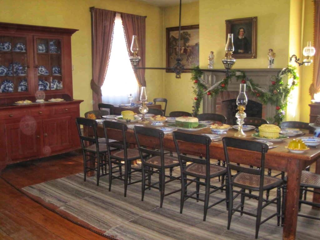 black creek pioneer village-dining room-christmas decorations