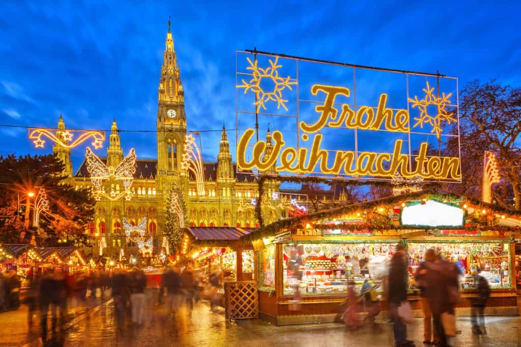 vienna-christmas market-evening