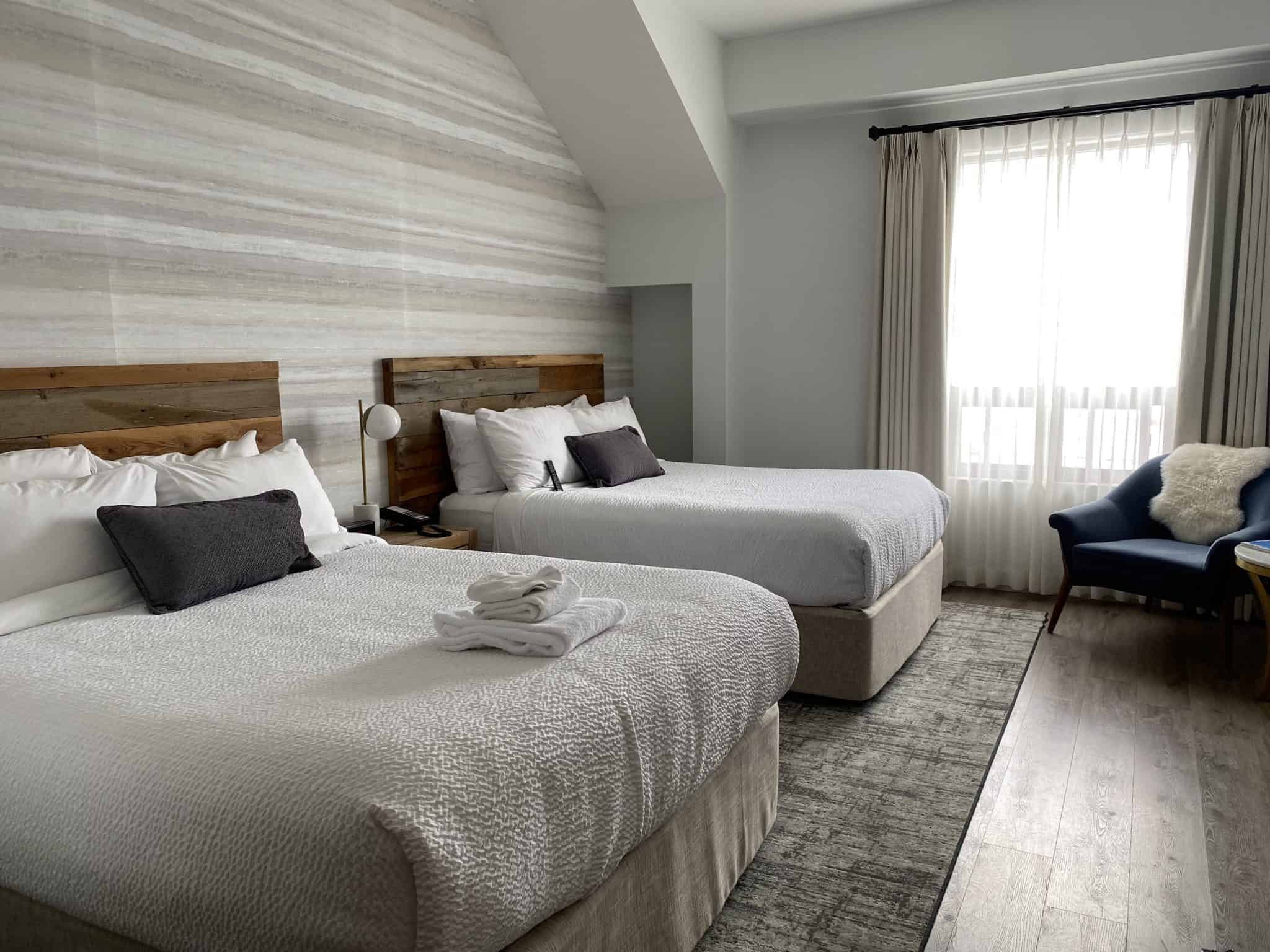 an-unforgettable-stay-at-glacier-view-lodge-on-the-icefields-parkway