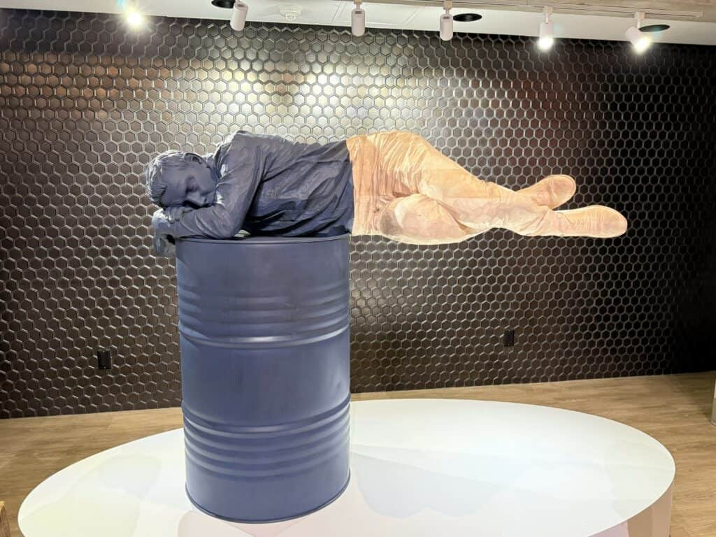 wooden sculpture by Willy Verginer